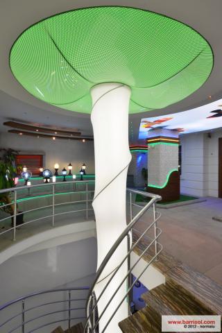 Colonne 3D lumineuse Barrisol