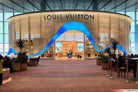 Louis Vuitton Changi T1