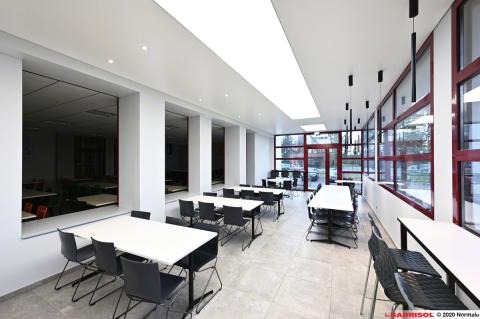 Plafond acoustique bande lumineuse Barrisol Lumière