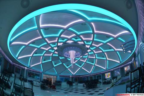 Plafond avec bande lumineuse Barrisol Lumière