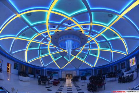 Plafond avec bande lumineuse Barrisol Lumière