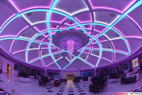 Plafond avec bande lumineuse Barrisol Lumière