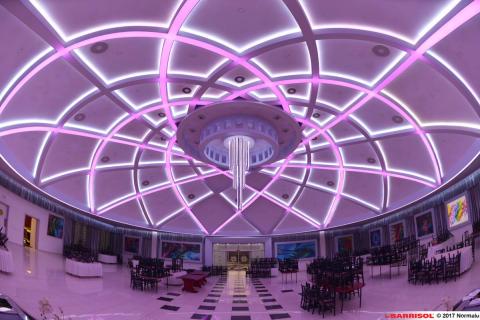 Plafond avec bande lumineuse Barrisol Lumière