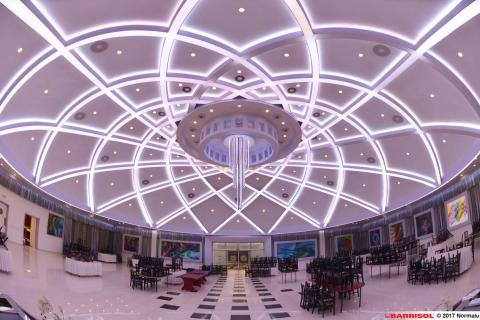 Plafond avec bande lumineuse Barrisol Lumière