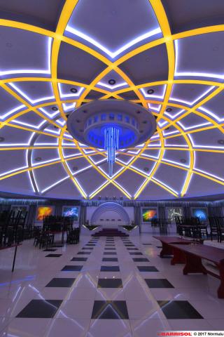 Plafond avec bande lumineuse Barrisol Lumière