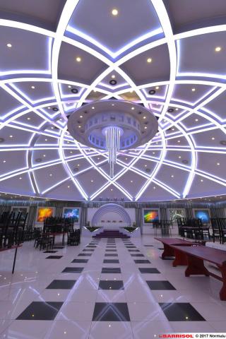 Plafond avec bande lumineuse Barrisol Lumière