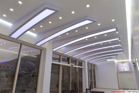 Plafond avec bande lumineuse Barrisol Lumière