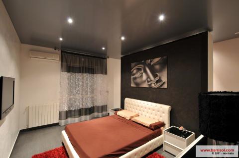Intégration de spots dans le plafond tendu Barrisol