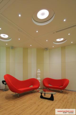 Intégration de spots dans le plafond tendu Barrisol