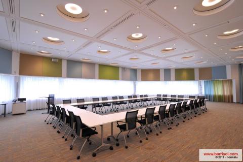 Intégration de spots dans le plafond tendu Barrisol