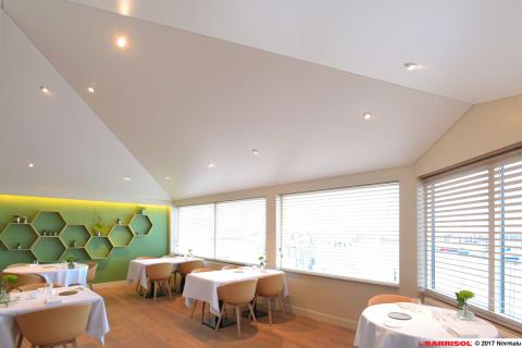 Plafond Barrisol acoustique avec intégration de spots
