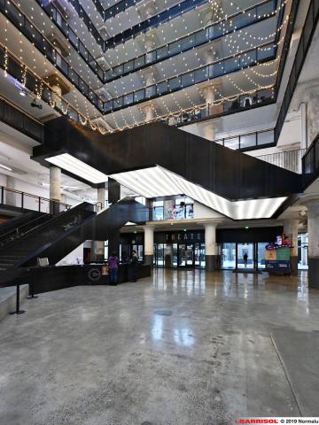 Eclairage sous escalier et passerelle avec Barrisol Lumière