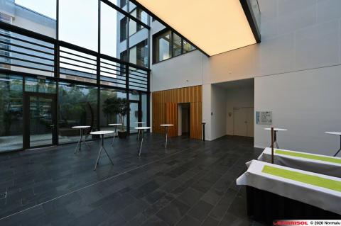 Eclairage sous escalier / passerelle - Barrisol Lumière