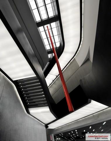 Eclairage sous escalier et passerelle avec Barrisol Lumière