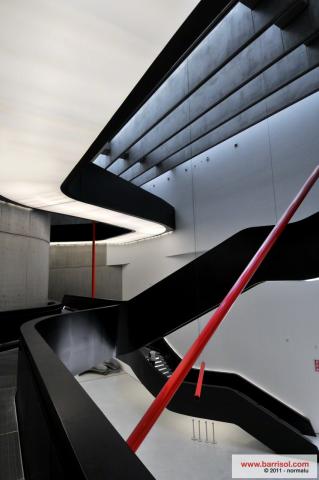 Eclairage sous escalier / escalator avec Barrisol Lumière