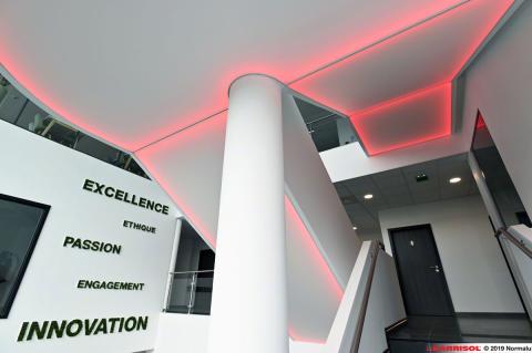 Eclairage sous escalier - Barrisol Lumière