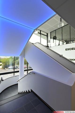 Eclairage sous escalier - Barrisol Lumière