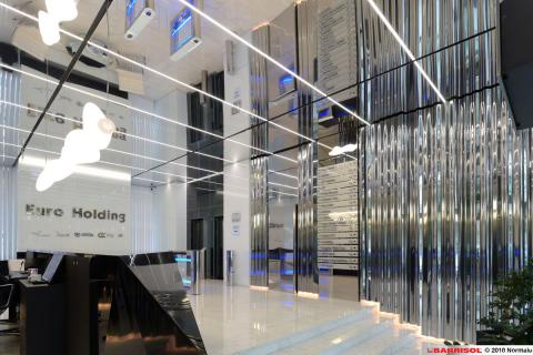 Plafond Barrisol Mirror avec éclairage Barrisol Light Lines