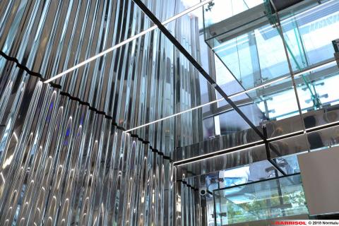 Plafond Barrisol Mirror avec éclairage Barrisol Light Lines