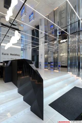 Plafond Barrisol Mirror avec éclairage Barrisol Light Lines