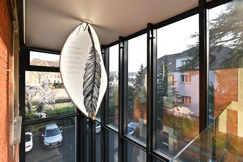 Luminaire Barrisol Plume by Evelyne Fritsch
