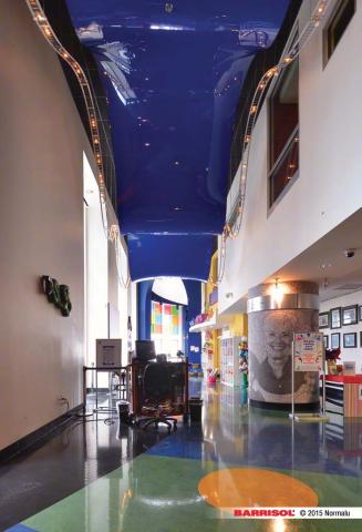 Projections lumineuses sur toile Barrisol