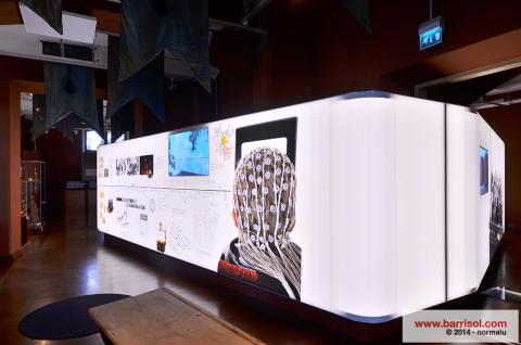 Projections lumineuses sur toile Barrisol