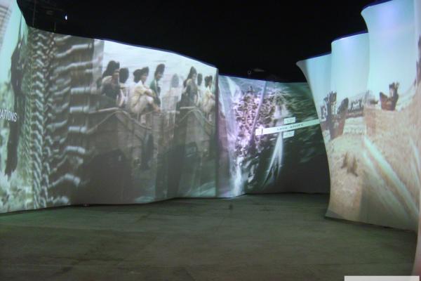 Projections lumineuses sur toile Barrisol